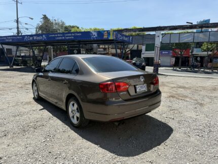 Volkswagen Jetta 2014 De agencia