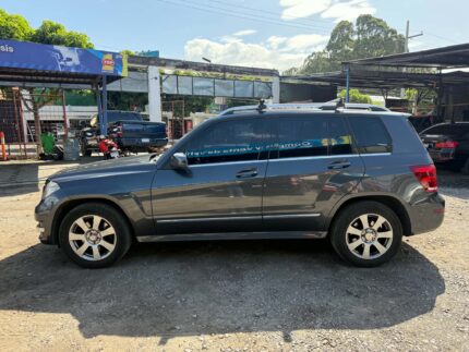 Mercedes Benz GLK300 De agencia 2013
