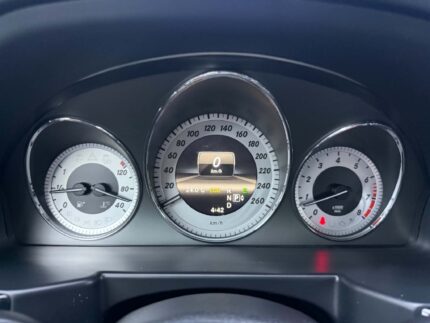Mercedes Benz GLK300 De agencia 2013