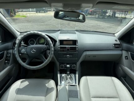 Mercedes Benz C200 2008 De agencia