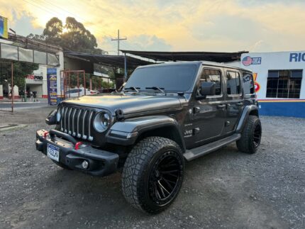 Jeep Wrangler Sahara 4x4 2021