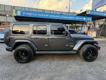 Jeep Wrangler Sahara 4x4 2021