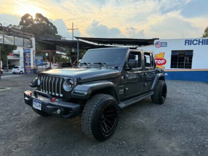 Jeep Wrangler Sahara 4x4 2021