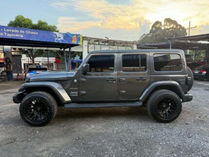 Jeep Wrangler Sahara 4x4 2021
