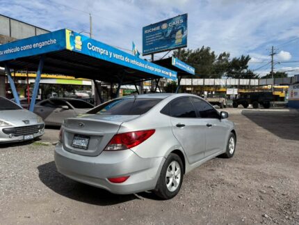 Hyundai Accent 2014 De agencia