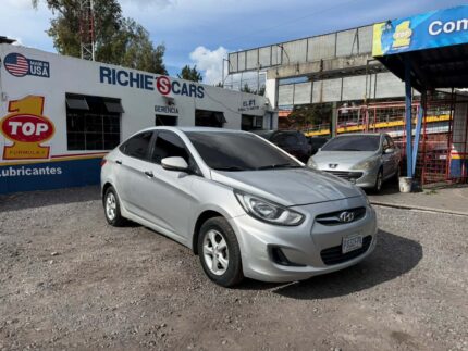 Hyundai Accent 2014 De agencia