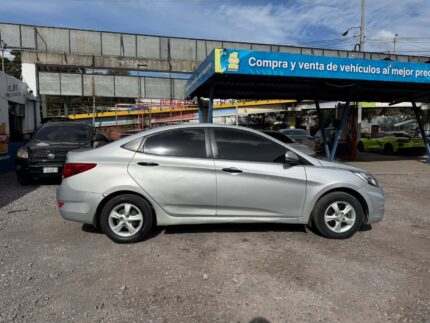 Hyundai Accent 2014 De agencia
