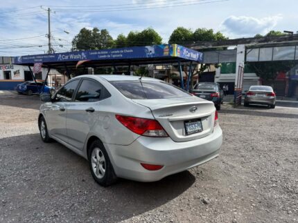 Hyundai Accent 2014 De agencia